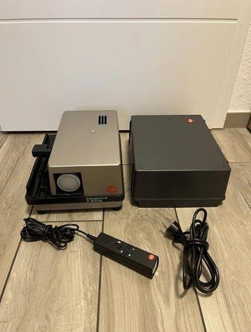 Leica Pradovit P 2002 Projecteur de diapositives, Collections