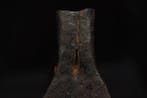 Celtic (La Téne) - Grote ijzeren bijl met sokkel - 10.7 cm