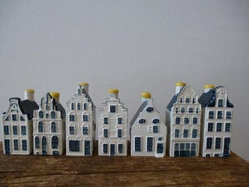 KLM-huisje - Zeven KLM/Bols huisjes gevuld incl. boekje
