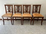 Zitgroep (4) - Hout - Vintage houten stoelen