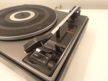 Philips - 224 draaitafel / 22GA224 Platenspeler