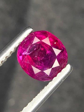 Rose, Rouge Rubis - 1.48 ct - International Colored Gemstone, Bijoux, Sacs & Beauté