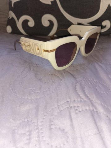 Fendi - Fendi Logo - Lunettes de soleil, Bijoux, Sacs & Beauté