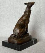 Statue, Naar E. Fremiet: Zittende windhond aan riem - 18 cm