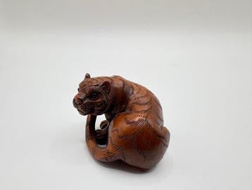 Netsuke Tigre enroulé - Buis - Japon - Période Shwa