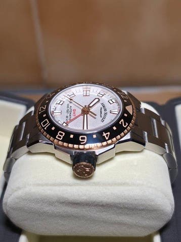 Armand Nicolet - JS9-41 GMT - Zonder minimumprijs -