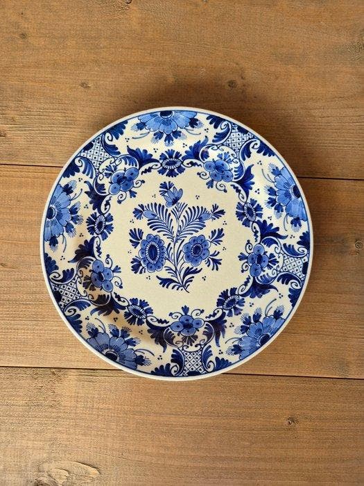 De Porceleyne Fles, Delft - Assiette murale (2) - Faïence -, Antiquités & Art, Antiquités | Verre & Cristal