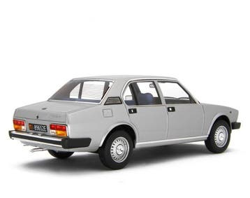 Laudoracing 1:18 - Model sedan - Alfa Romeo Alfetta 2.0L, Nieuw