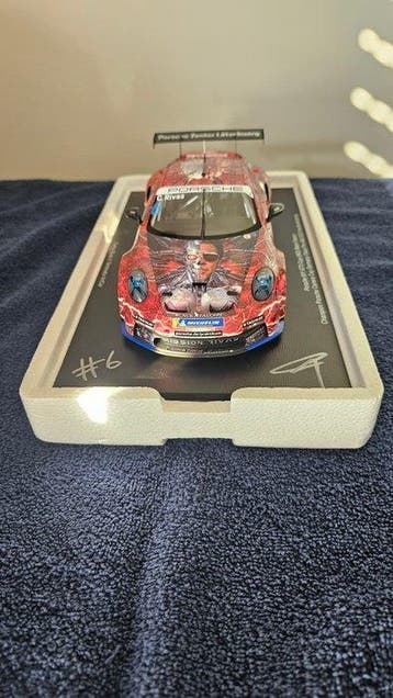 Spark 1:18 - Model raceauto - Porsche - Porsche 911 992 GT3