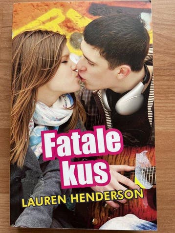Fatale kus 9789048004218 Lauren Henderson, Verzenden, Gelezen, Lauren Henderson