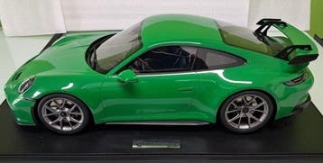 GT Spirit 1:8 - Model sportwagen - PORSCHE 911 - 992 GT3