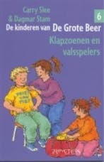 Klapzoenen en valsspelers / De kinderen van de Grote Beer /, Boeken, Kinderboeken | Jeugd | 10 tot 12 jaar, Verzenden, Gelezen