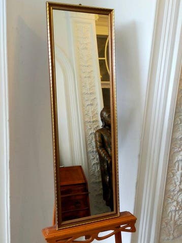 Eleganter Wandspiegel mit vergoldetem Rahmen - Spiegel -