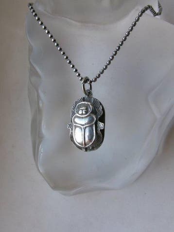 Argent - Collier avec pendentif - Scarabée au style Art déco
