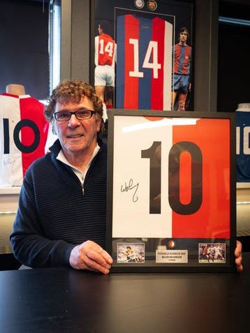 Gesigneerd - Feyenoord - Willem van Hanegem, Nieuw