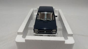 Laudoracing 1:18 - Modelauto - Fiat 127 1 Serie 1972 3P, Nieuw
