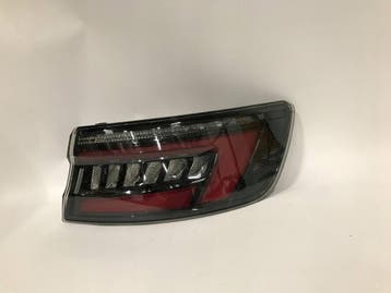 Audi A4 B9 Sedan 2016-2019 rechter achterlicht 8W5052102, Verzenden, Gebruikt