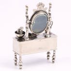 J. Weeda - Miniatuur Commode - Miniatuur figuur - .835