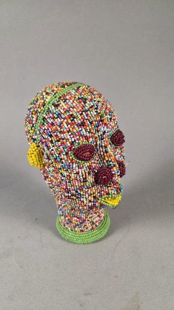 Tête en terre cuite et perles - Bamileke - Cameroun (Sans