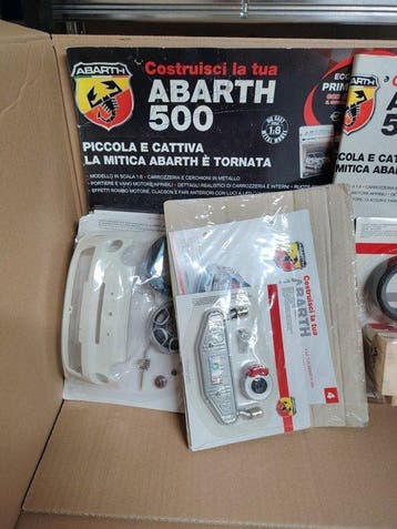 Hachette 1:8 - Model sportwagen (82) - FIAT 500 Abarth, Nieuw