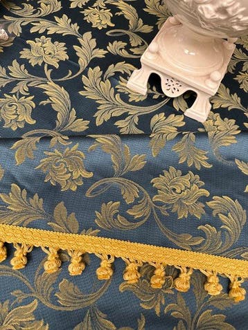 San Leucio top quality - Elegante antieke damast tafelkleed
