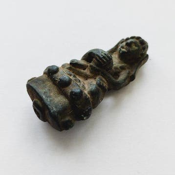 Oud-Indochinese bergstammen Brons XS Bedelende Boeddha op