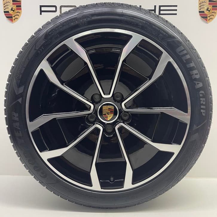 Porsche Taycan Turbo Aero Design 20inch met winterbanden, Auto-onderdelen, Banden en Velgen, 20 inch, 285 mm, Personenwagen, Gebruikt