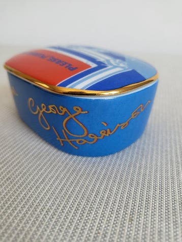 Boîte à musique en porcelaine « Please Please Me » – The