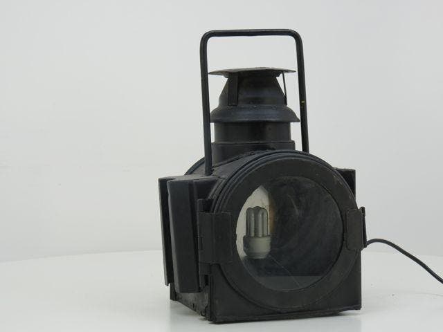 DB Flugelsignal Lampe, 220V Umbau (e 1:1, Spoorwegen 1:1), Collections, Trains & Trams, Enlèvement ou Envoi