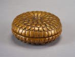 Wierookhouder gevormd als een gouden chrysant - Lak -