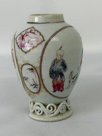 Yongzheng Canton Emaille Figuratieve Lotuszaadpot -