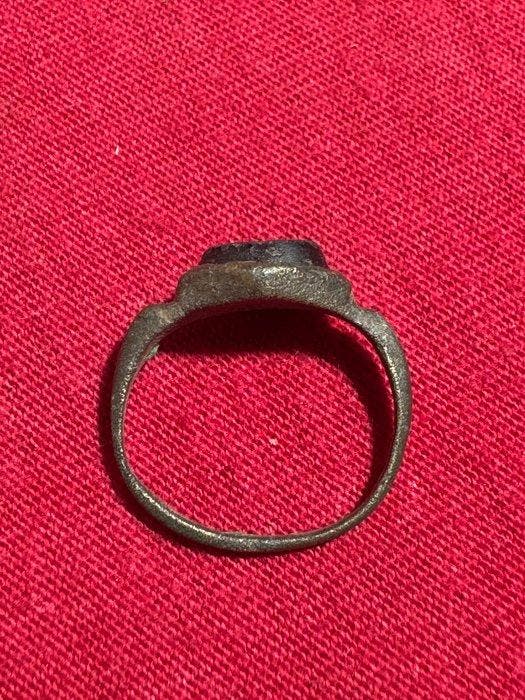 Romain antique Bronze bague pour doigt (Sans prix de, Collections, Minéraux & Fossiles