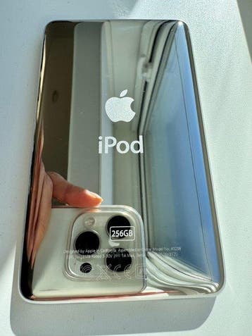 Apple - iPod Classic 5.5th Generation – 256GB – Transparent, Nieuw