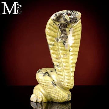 Serpentin- en pyriet-kobra-beeld Beschermer van Aarde en