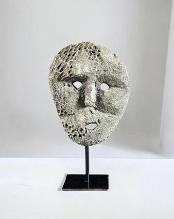Gefossiliseerd koraalsteenmasker - West-Timor - Indonesië