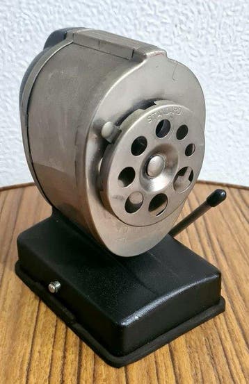 Boston - Taille-crayon Vintage - Vacuum Mount USA