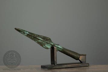 West-Aziatisch Brons Bronzen speerpunt met centrale richel