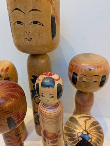 Un bel ensemble de 6 poupées kokeshi vintage. - Bois -, Antiquités & Art