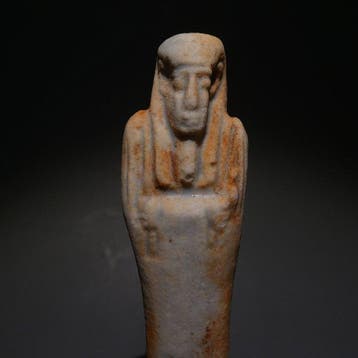 Oud-Egyptisch Faience Shabti. 10 cm hoog. 30e Dynastie, 378