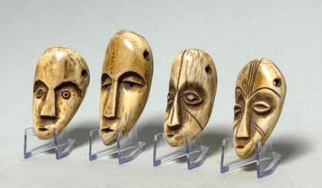 Ikhoko amuletten + rekken - Pende - DR Congo (Zonder