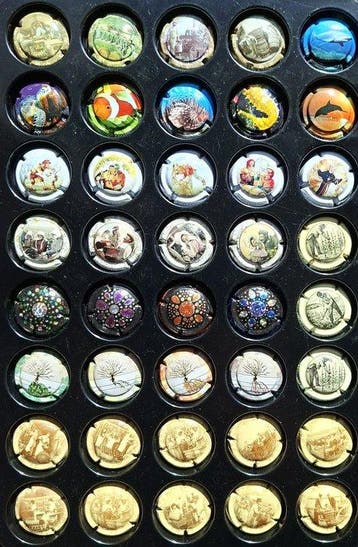 Collection de capsules de champagne - génériques