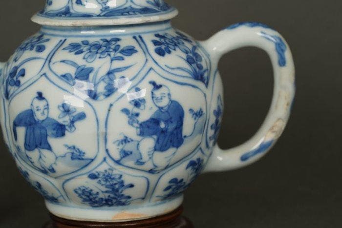 Kangxi (1662-1722) - Theepot - Jongens in landschappen met, Antiquités & Art, Antiquités | Autres Antiquités