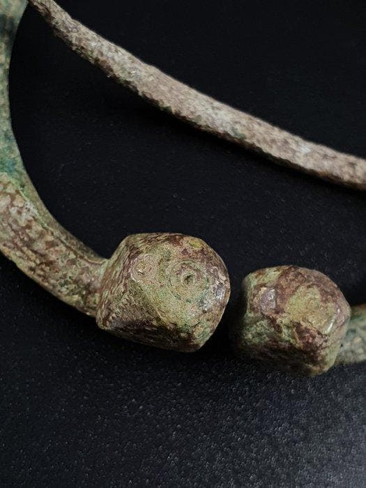 Viking periode Brons Viking penannulaire speld, Bijoux, Sacs & Beauté, Bijoux anciens