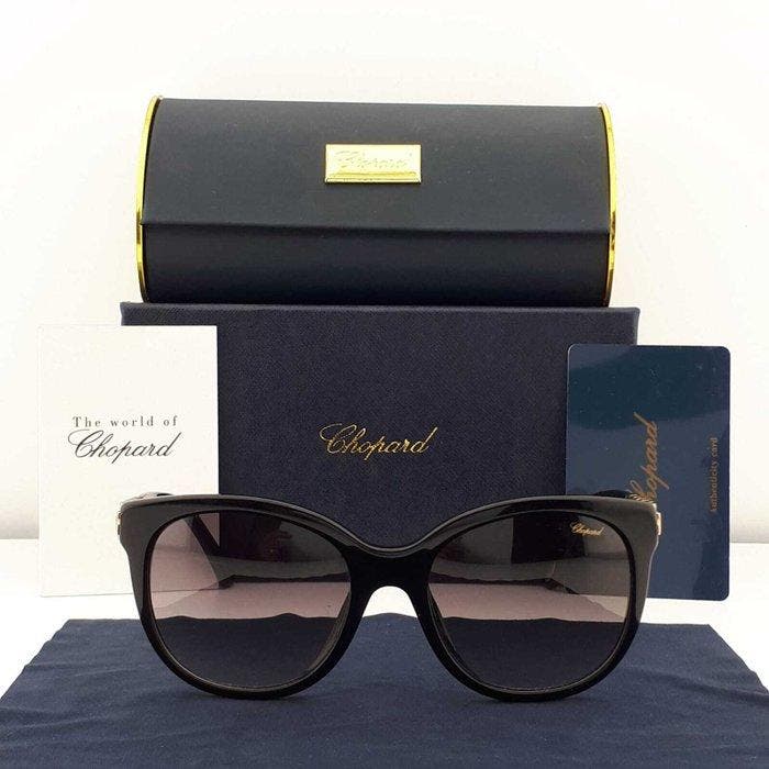 Chopard - Wayfarer Black with Swarovski Crystal Detailed, Bijoux, Sacs & Beauté, Lunettes de Soleil & Lunettes | Femmes