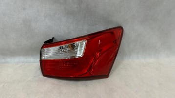 KIA RIO III SEDAN 11-16 RECHTER ACHTERLAMP, Autos : Pièces & Accessoires, Verzenden