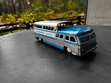Harusame - Speelgoed voertuig Greyhound Scenicruiser -