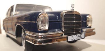 Revell 1:18 - Modelauto - Mercedes Benz 300 SE (1961)