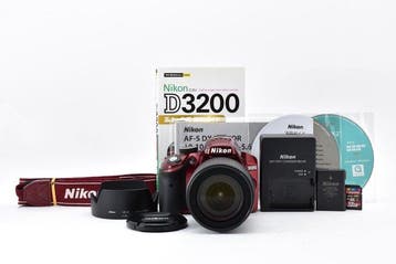 Nikon D3200 Red + AF-S DX NIKKOR 3.5-5.6/18-105mm G ED VR