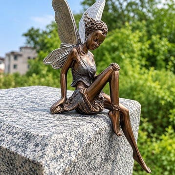 sculptuur, Bronze-Tone Sitting Fairy Sculpture with