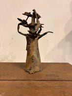 Het is de bronzen baobab die uit Mali komt. - baobab en